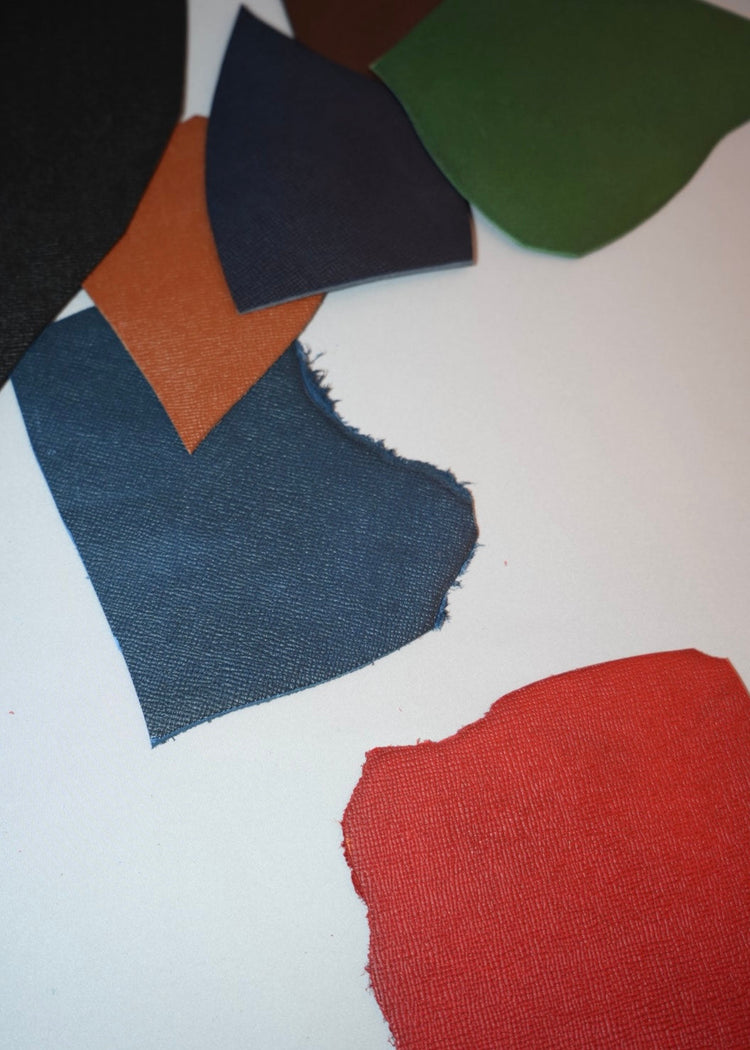 ABOUT LEATHER / 牛革について